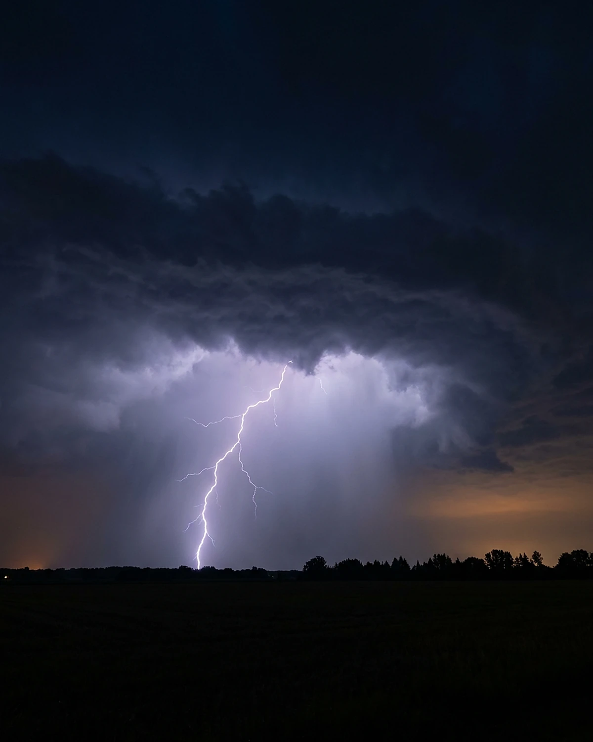 Flash Science cover illustration — How Does Lightning Form?